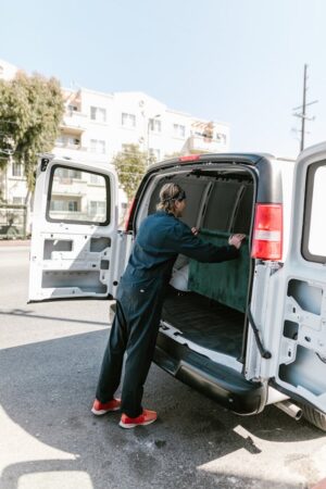 Moving Day Essentials: 7 Must-Have Items for a Well-Prepared Relocation
