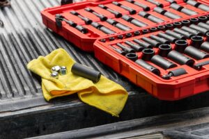 10 Must-Have Items for Your Car Emergency Kit